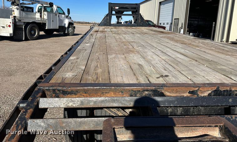 image for item JD9779 2013 PJ  flatbed trailer