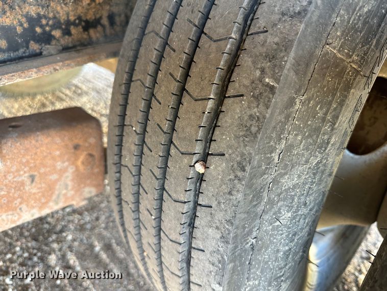 image for item JD9779 2013 PJ  flatbed trailer