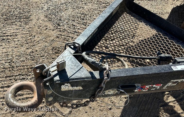 image for item JD9780 2012 PJ  flatbed trailer