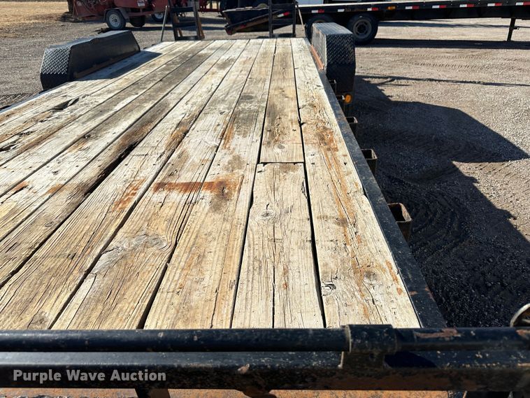 image for item JD9780 2012 PJ  flatbed trailer