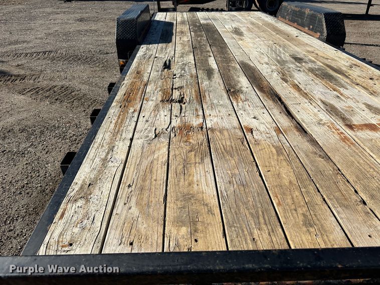 image for item JD9780 2012 PJ  flatbed trailer