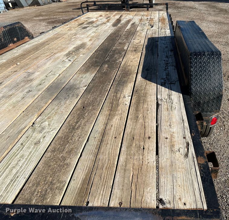 image for item JD9780 2012 PJ  flatbed trailer