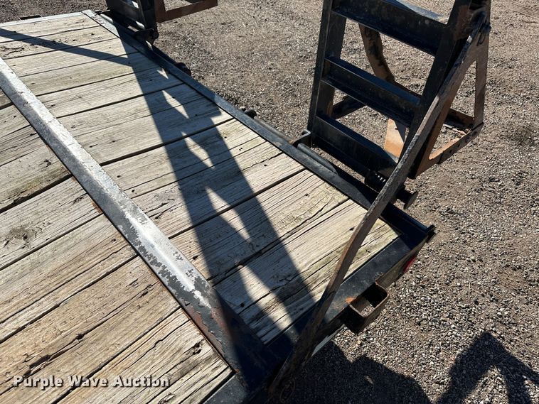 image for item JD9780 2012 PJ  flatbed trailer