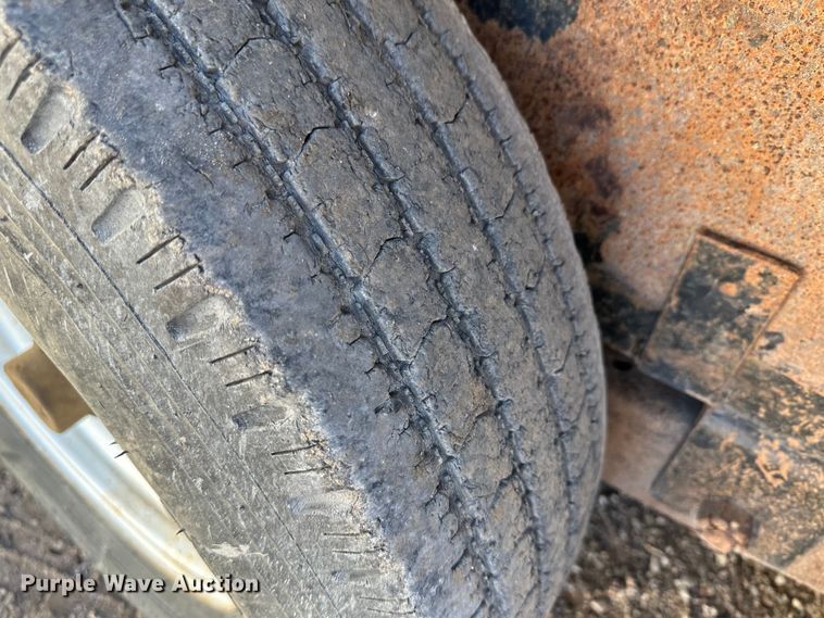 image for item JD9780 2012 PJ  flatbed trailer