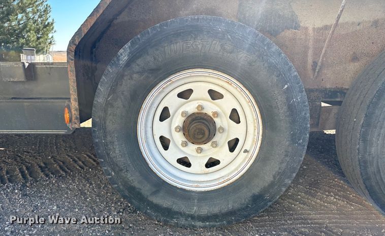 image for item JD9780 2012 PJ  flatbed trailer