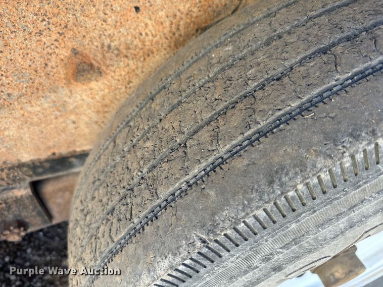 image for item JD9780 2012 PJ  flatbed trailer