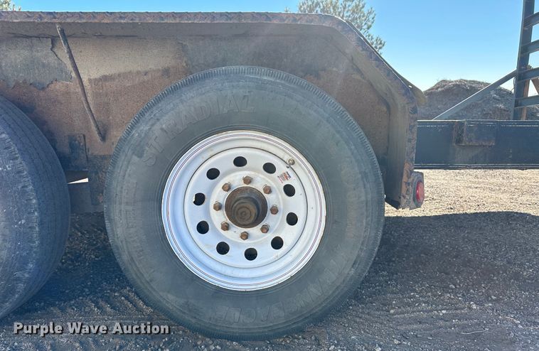 image for item JD9780 2012 PJ  flatbed trailer