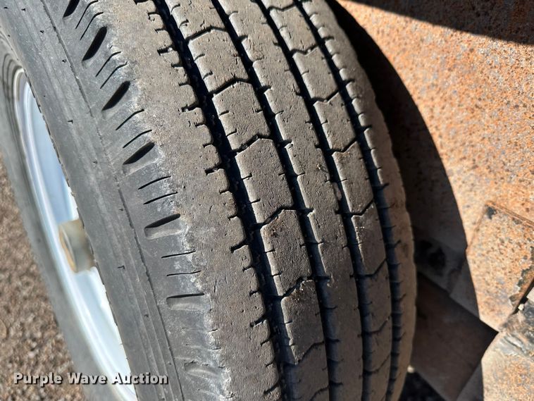 image for item JD9780 2012 PJ  flatbed trailer