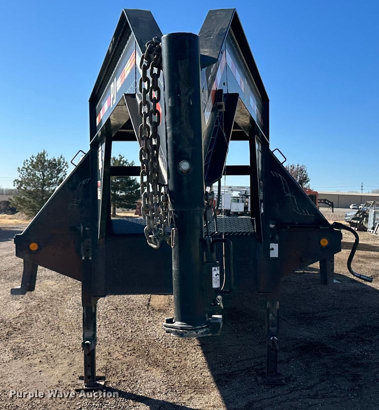 image for item JD9782 2009 PJ FD252  flatbed trailer