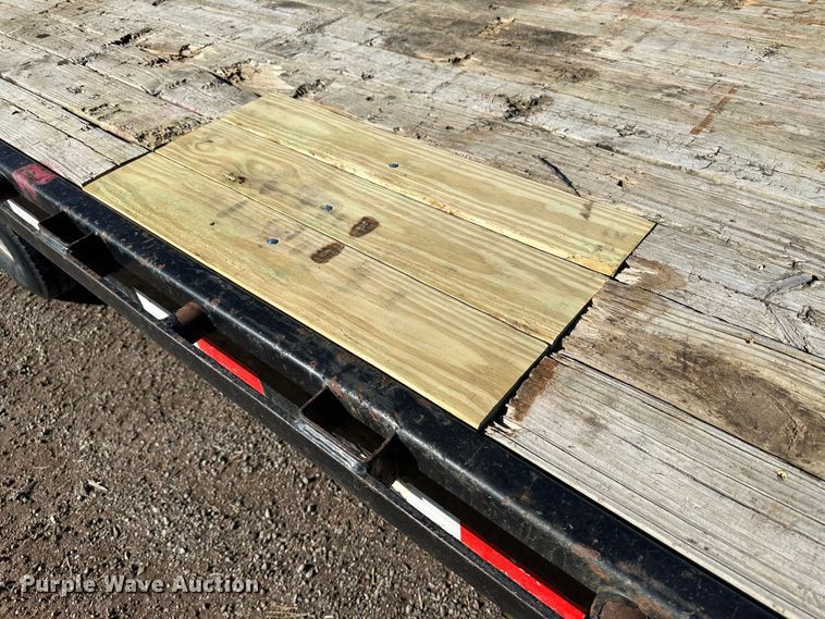 image for item JD9782 2009 PJ FD252  flatbed trailer