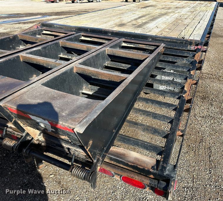 image for item JD9782 2009 PJ FD252  flatbed trailer