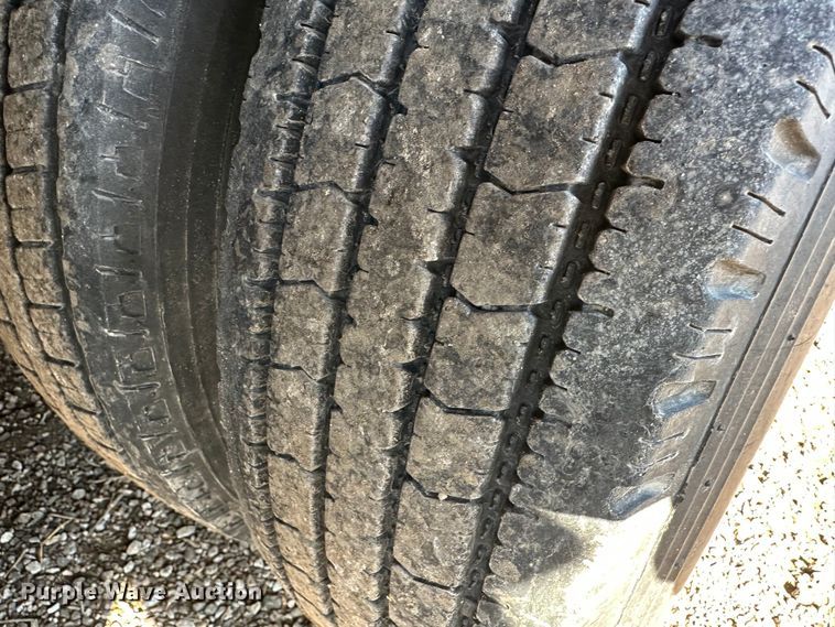 image for item JD9782 2009 PJ FD252  flatbed trailer