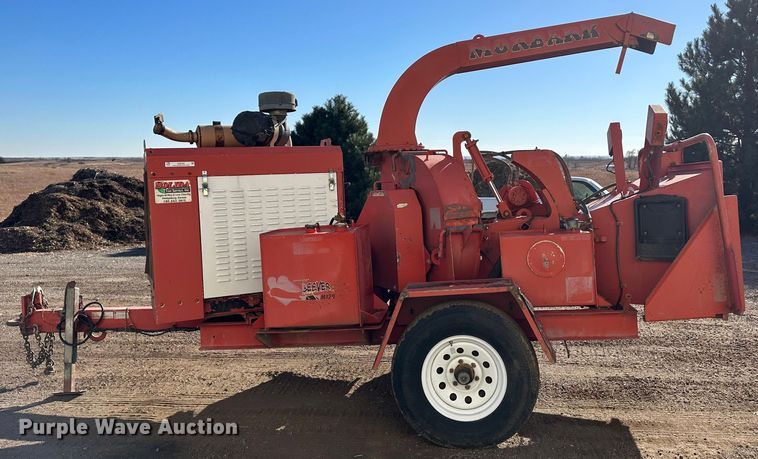 image for item JD9783 2009 Morbark  wood chipper