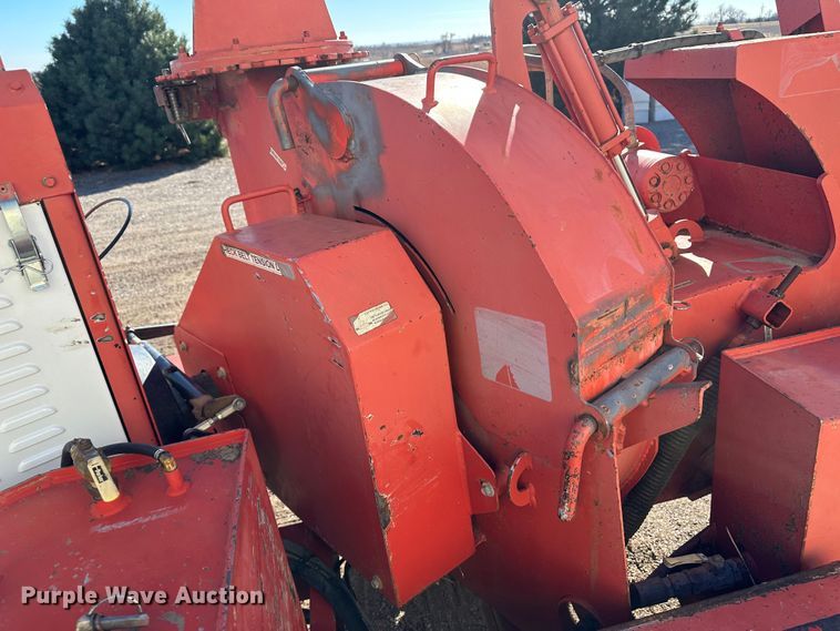 image for item JD9783 2009 Morbark  wood chipper