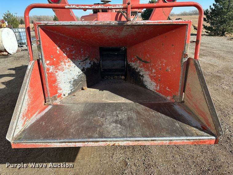 image for item JD9783 2009 Morbark  wood chipper