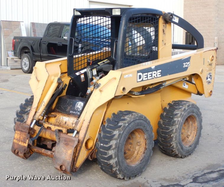 image for item JK9085 2007 John Deere 325  skid steer loader