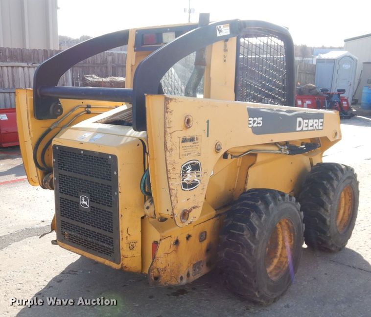 image for item JK9085 2007 John Deere 325  skid steer loader