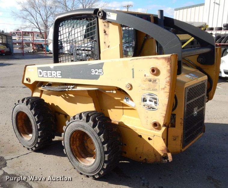 image for item JK9085 2007 John Deere 325  skid steer loader