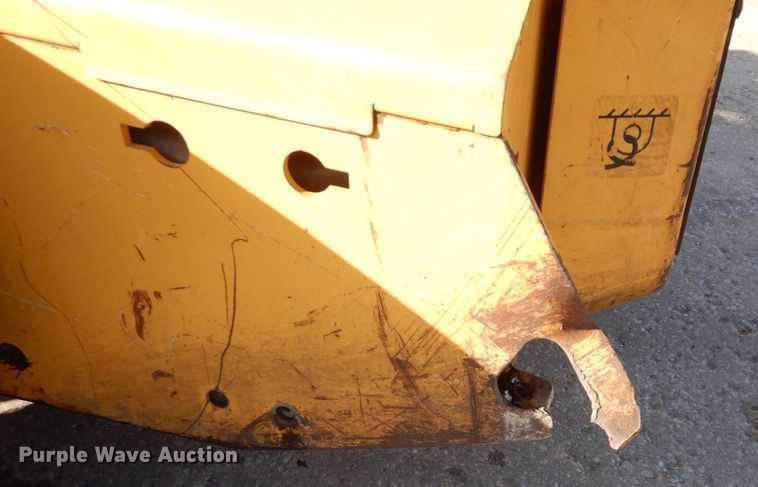 image for item JK9085 2007 John Deere 325  skid steer loader