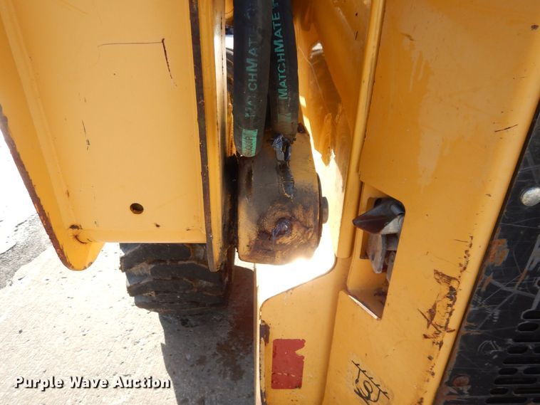 image for item JK9085 2007 John Deere 325  skid steer loader