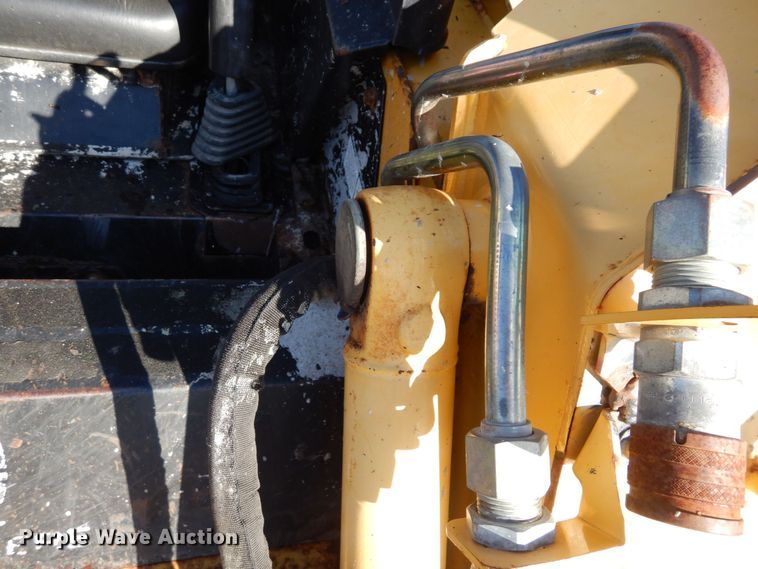 image for item JK9085 2007 John Deere 325  skid steer loader