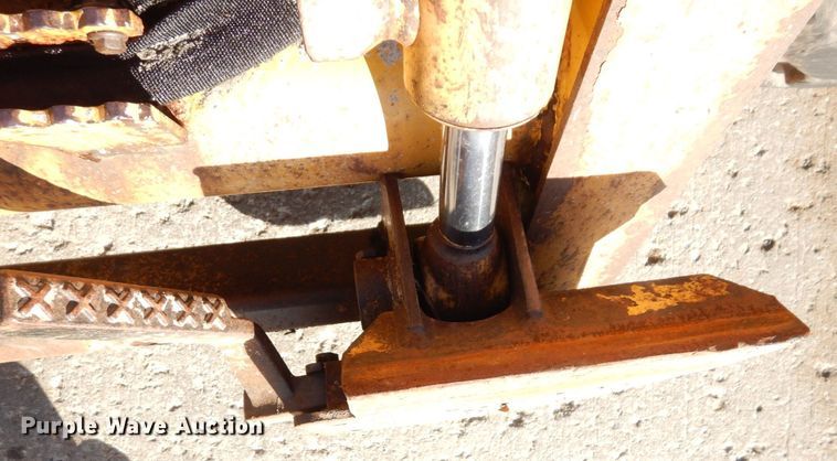 image for item JK9085 2007 John Deere 325  skid steer loader