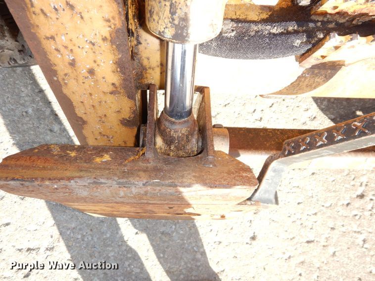 image for item JK9085 2007 John Deere 325  skid steer loader