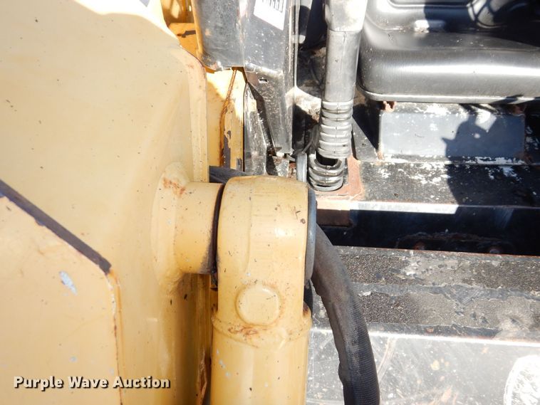 image for item JK9085 2007 John Deere 325  skid steer loader