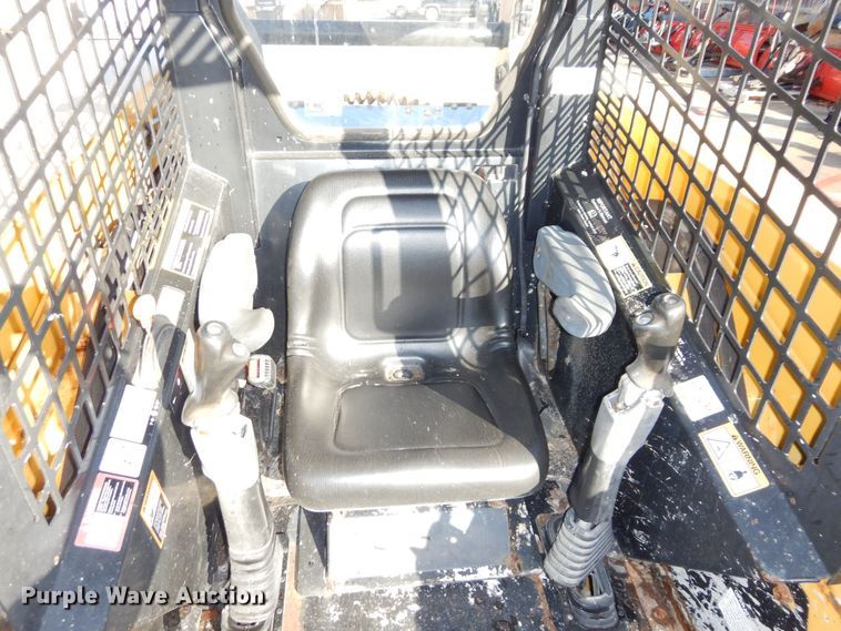 image for item JK9085 2007 John Deere 325  skid steer loader