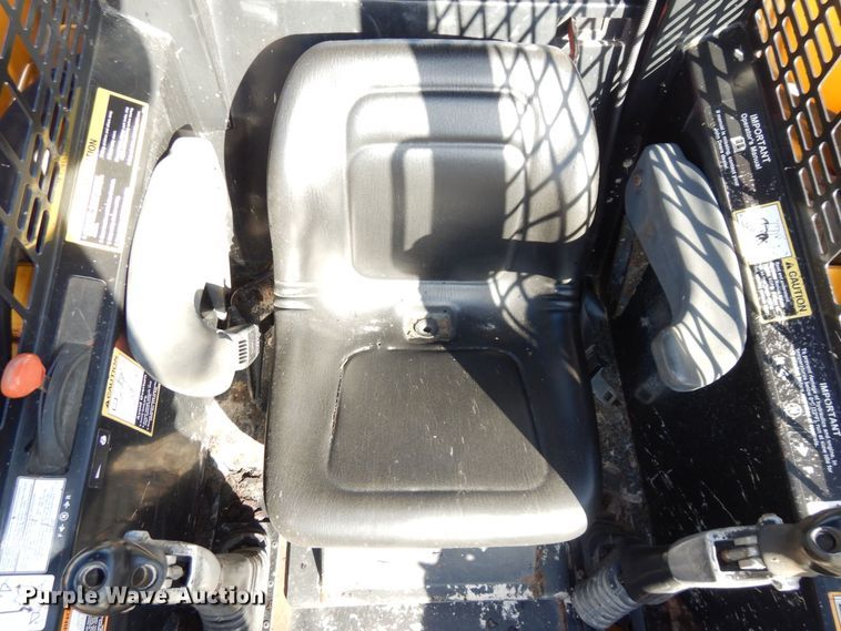 image for item JK9085 2007 John Deere 325  skid steer loader