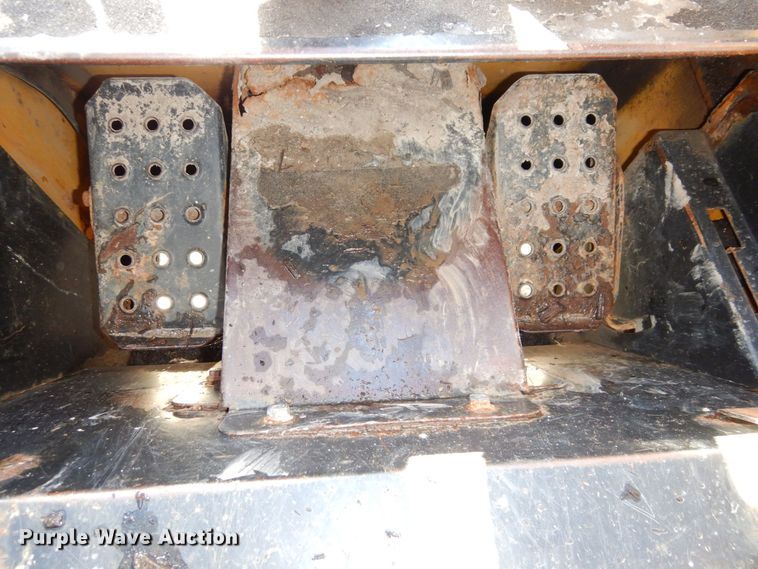 image for item JK9085 2007 John Deere 325  skid steer loader