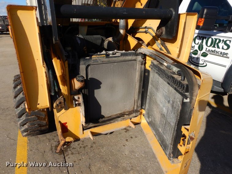 image for item JK9085 2007 John Deere 325  skid steer loader