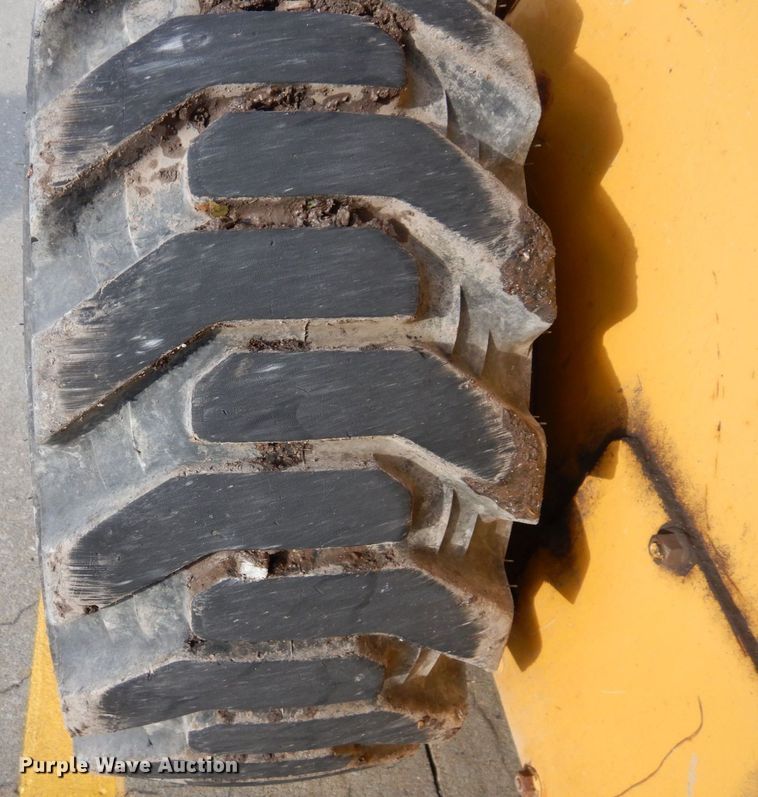 image for item JK9085 2007 John Deere 325  skid steer loader