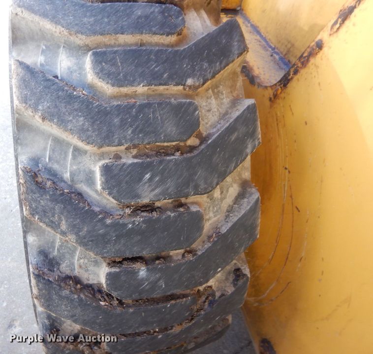 image for item JK9085 2007 John Deere 325  skid steer loader