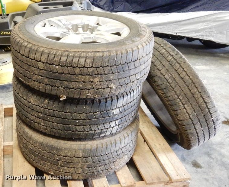 image for item JK9126 (4) LT265/60R20 Goodyear Wrangler SR-A