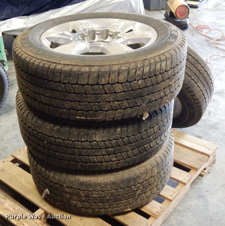 image for item JK9126 (4) LT265/60R20 Goodyear Wrangler SR-A