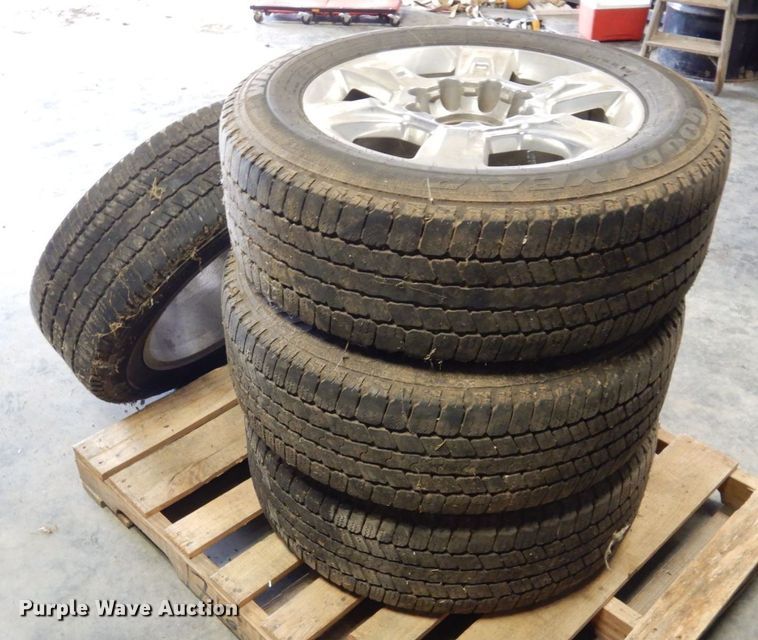 image for item JK9126 (4) LT265/60R20 Goodyear Wrangler SR-A