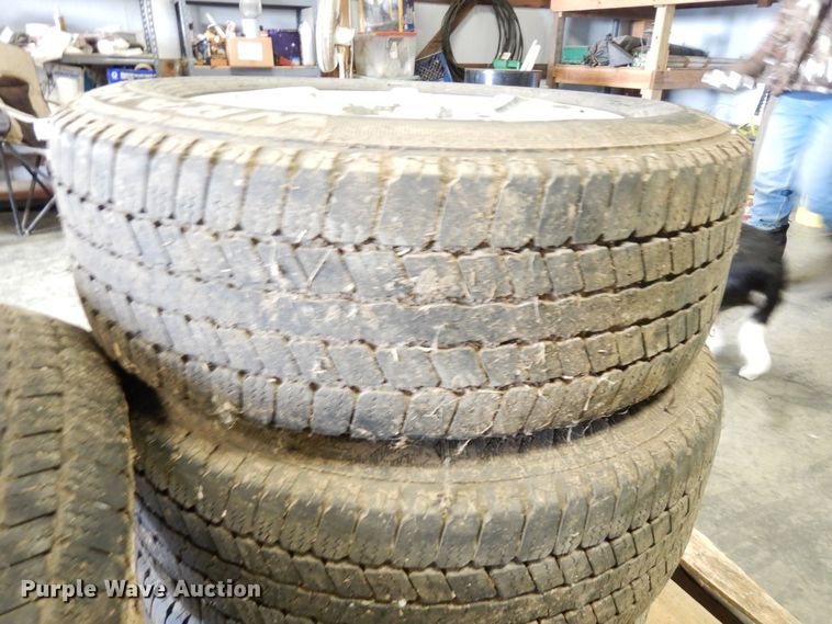 image for item JK9126 (4) LT265/60R20 Goodyear Wrangler SR-A