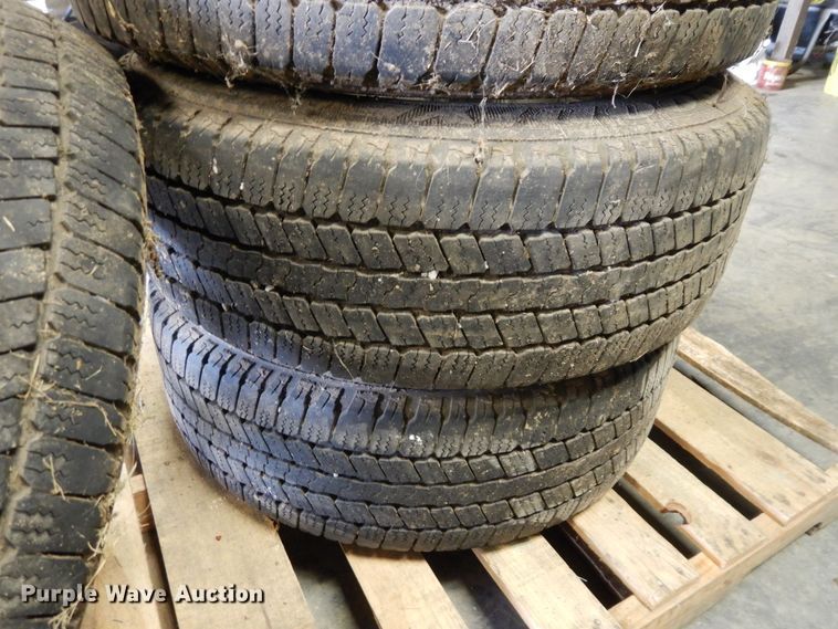 image for item JK9126 (4) LT265/60R20 Goodyear Wrangler SR-A