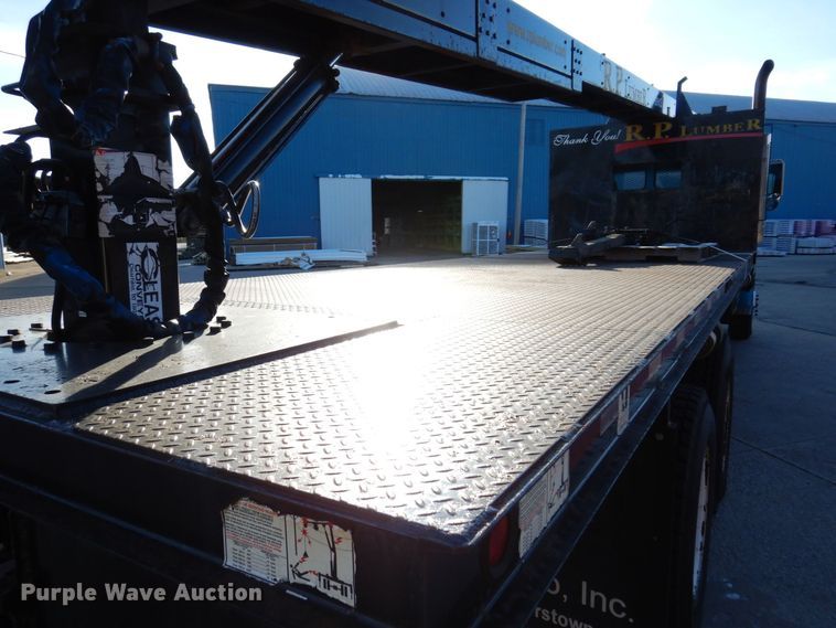 image for item JL9769 2004 Freightliner FL80  flatbed truck