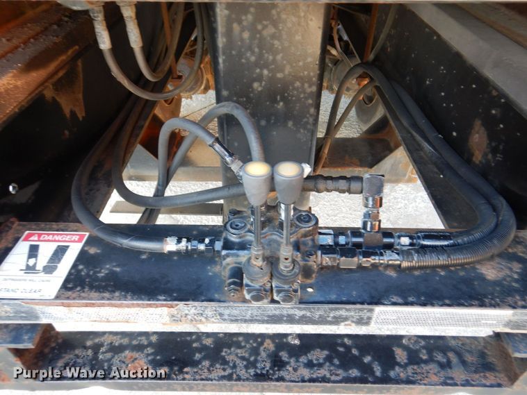 image for item JL9769 2004 Freightliner FL80  flatbed truck