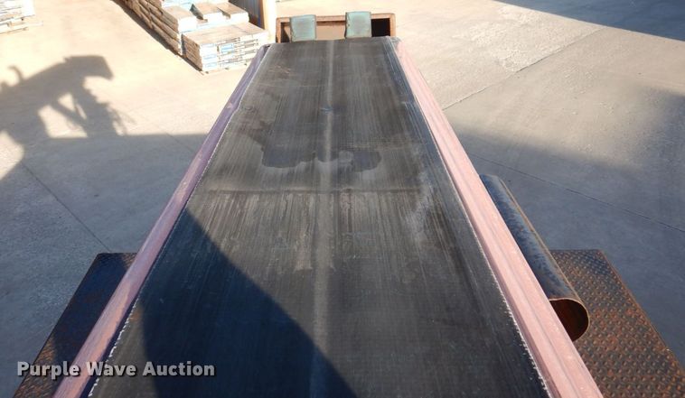 image for item JL9769 2004 Freightliner FL80  flatbed truck