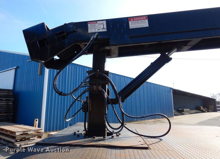 image for item JL9770 2004 Freightliner FL80  flatbed truck