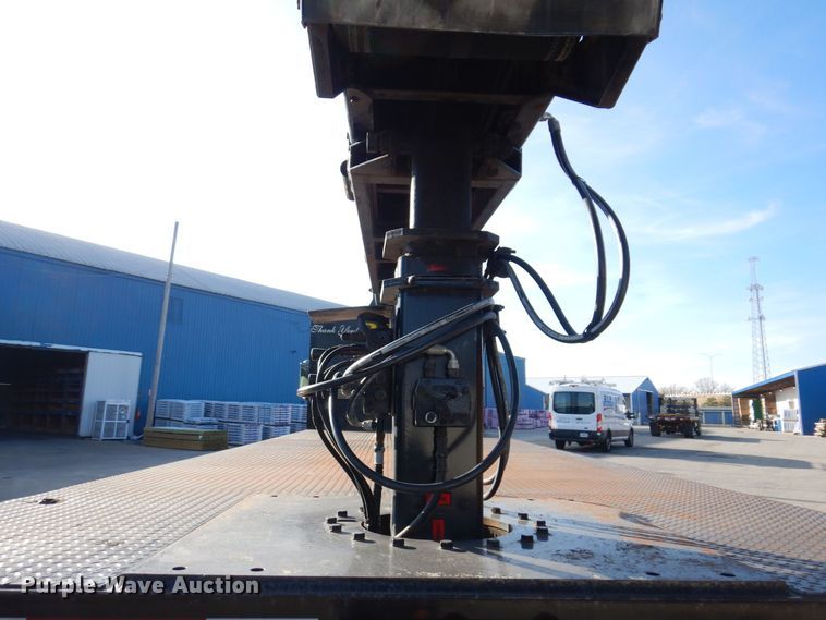 image for item JL9770 2004 Freightliner FL80  flatbed truck