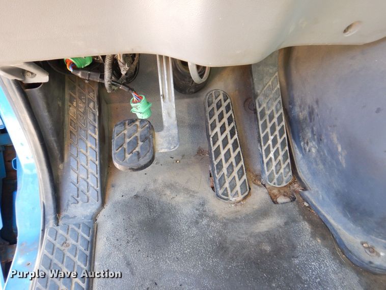 image for item JL9771 2000 Sterling LT9500  crane truck