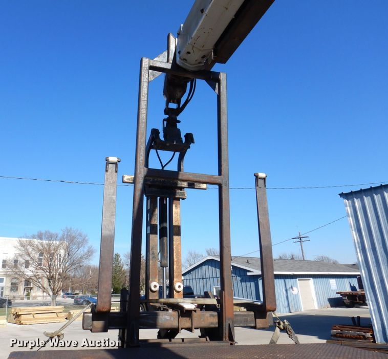 image for item JL9771 2000 Sterling LT9500  crane truck