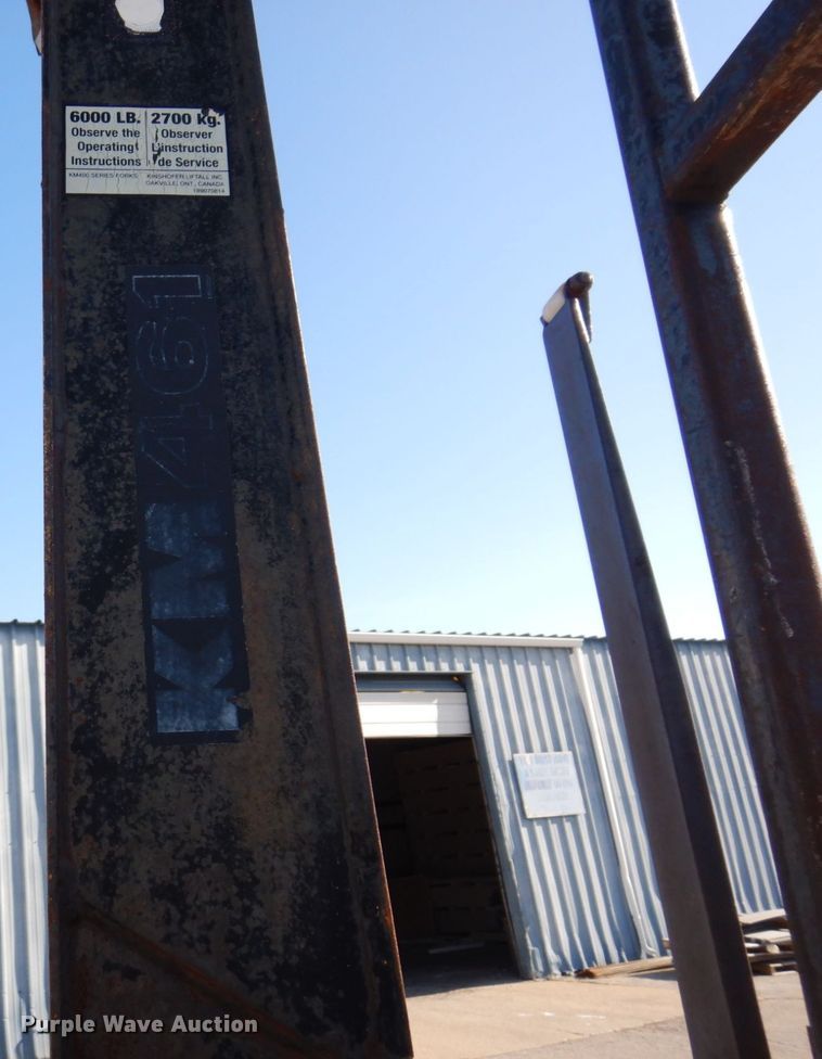 image for item JL9771 2000 Sterling LT9500  crane truck