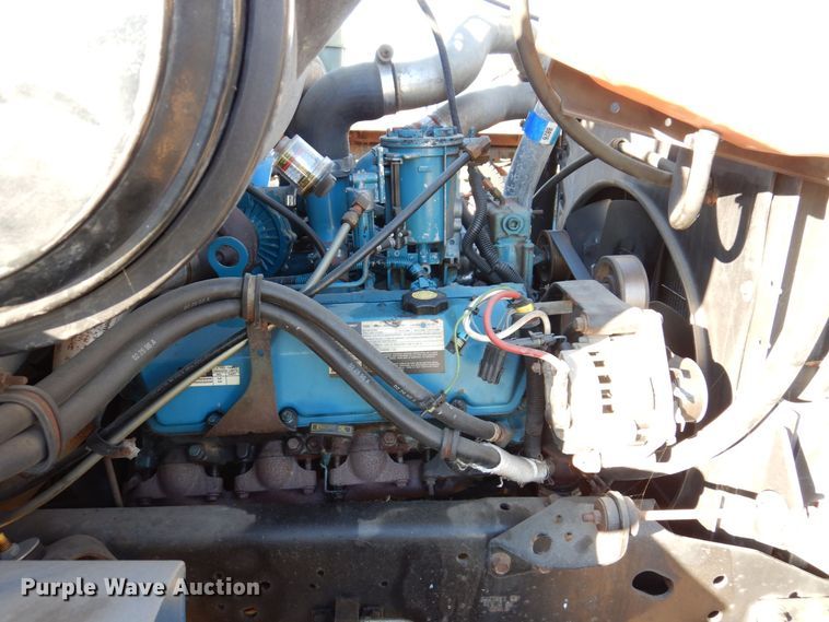 image for item JL9772 1997 International 4700  flatbed truck