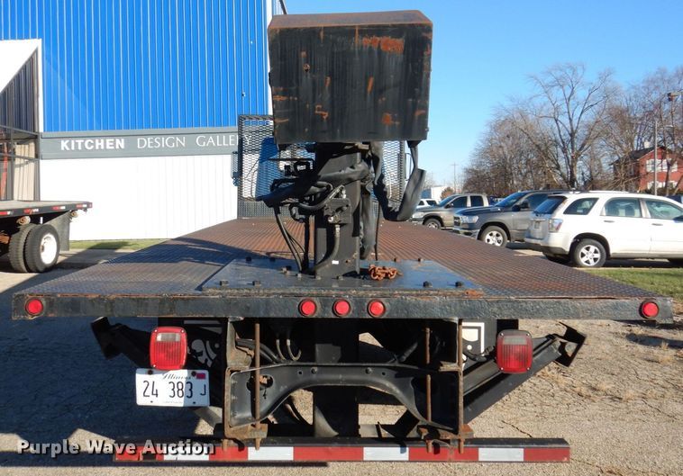 image for item JL9772 1997 International 4700  flatbed truck
