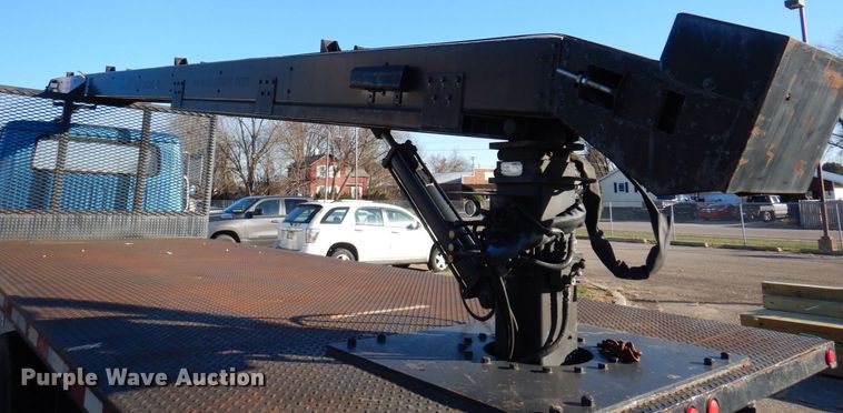 image for item JL9772 1997 International 4700  flatbed truck